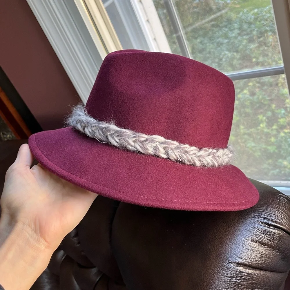 ANTHROPOLOGIE 100% Wool Women’s Hat - Picture 1 of 6